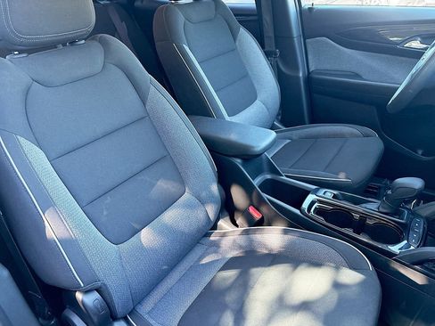 Used 2025 Chevrolet TrailBlazer LT AWD/4WD image 25