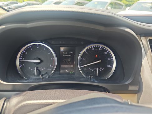 Used 2018 Toyota Highlander XLE FWD image 18