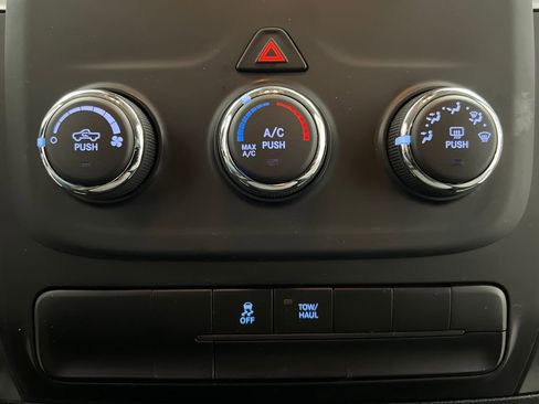 Used 2024 RAM 1500 Classic SLT image 43