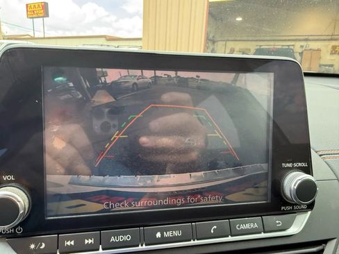 Used 2020 Nissan Altima 2.5 SR w/ Premium Package image 18