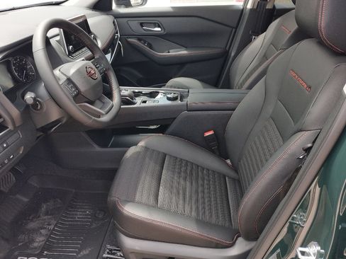 New 2026 Nissan Rogue SV AWD/4WD image 15