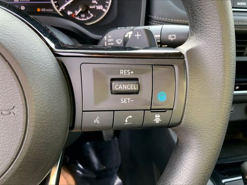 Used 2023 Nissan Rogue SV FWD image 23