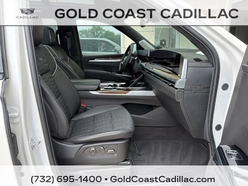 Certified 2025 Cadillac Escalade Sport Platinum AWD/4WD image 7