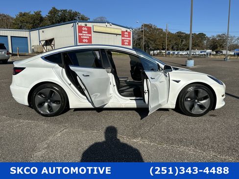Used 2020 Tesla Model 3 Long Range image 33