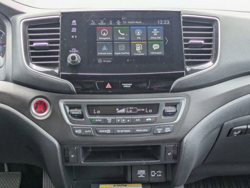 Used 2022 Honda Pilot TrailSport image 5