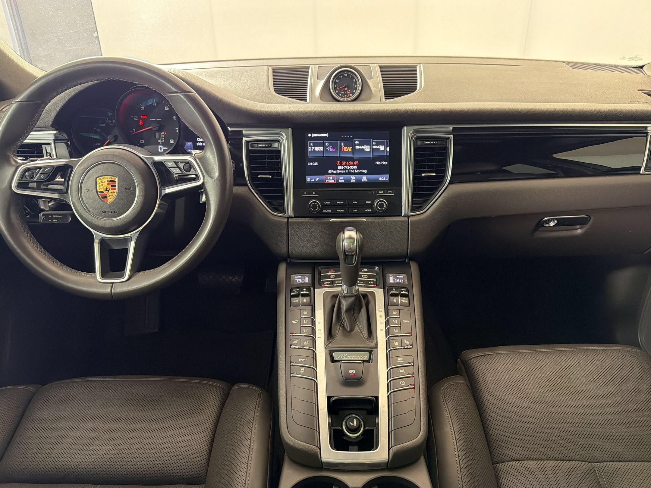 Used 2018 Porsche Macan AWD/4WD image 17