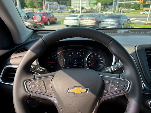 Certified 2024 Chevrolet Equinox LT AWD/4WD image 10