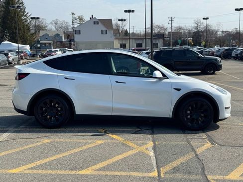 Used 2023 Tesla Model Y Long Range image 7