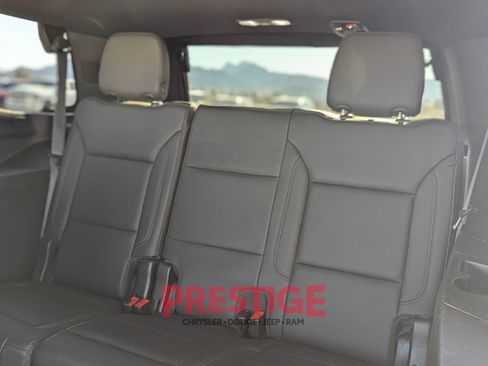 Used 2022 Chevrolet Tahoe Z71 w/ Z71 Off-Road Package AWD/4WD image 40