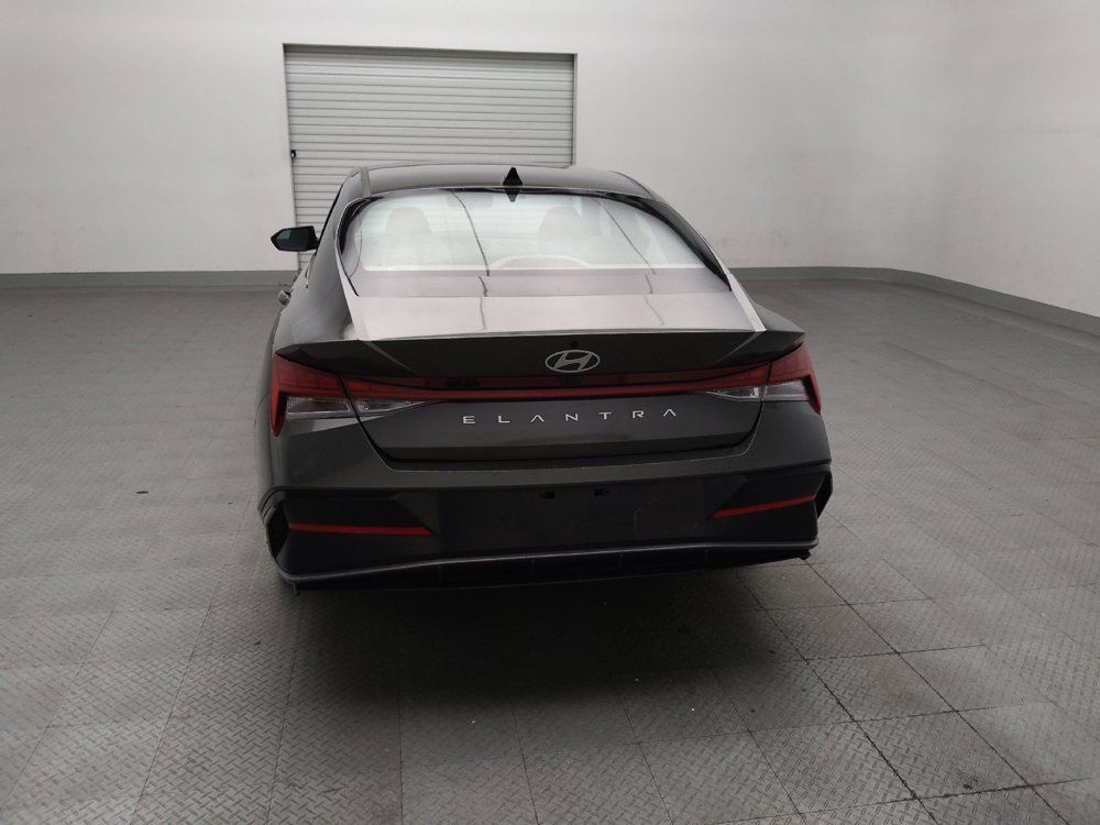 Used 2024 Hyundai Elantra SEL w/ Convenience Package FWD image 7