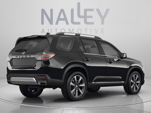 Used 2025 Honda Pilot Touring image 3