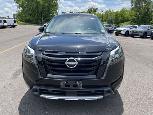 Used 2025 Nissan Pathfinder SL w/ SL Premium Package AWD/4WD image 5