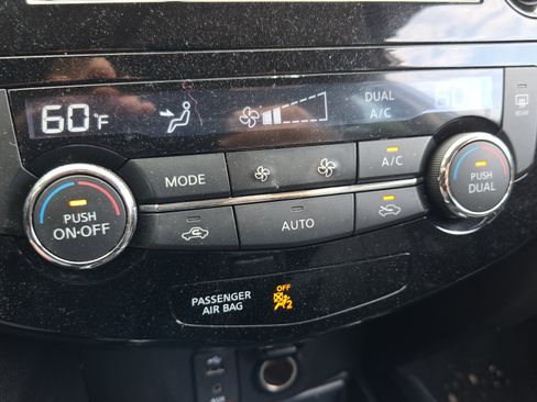 Used 2016 Nissan Rogue SL w/ SL Premium Package image 20