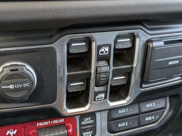 Used 2024 Jeep Wrangler Unlimited Rubicon AWD/4WD image 21