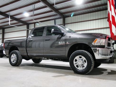 Used 2017 RAM 2500 Tradesman w/ Chrome Appearance Group AWD/4WD image 14