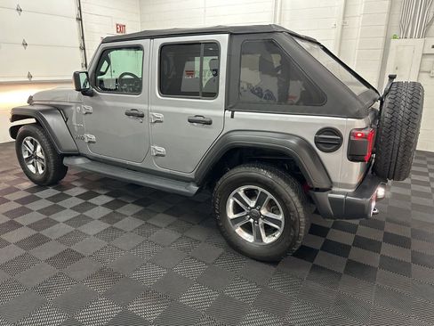 Used 2018 Jeep Wrangler Unlimited Sahara image 7