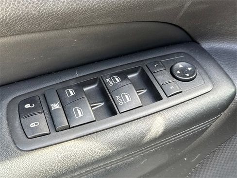 Used 2021 Jeep Grand Cherokee Laredo X image 19