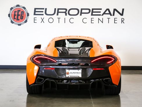 Used 2016 McLaren 570S Coupe RWD image 10