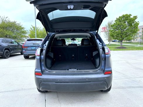 Used 2020 Jeep Cherokee Latitude Plus w/ Cold Weather Group AWD/4WD image 21