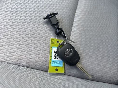 Used 2014 Toyota Corolla LE image 24