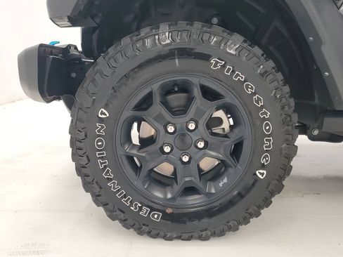 Used 2023 Jeep Wrangler Unlimited w/ Cold Weather Group AWD/4WD image 8