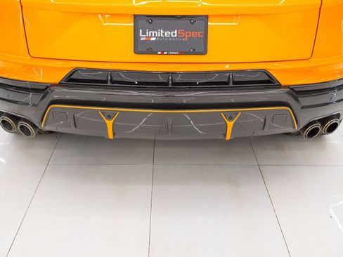 Used 2023 Lamborghini Urus Performante AWD/4WD image 15