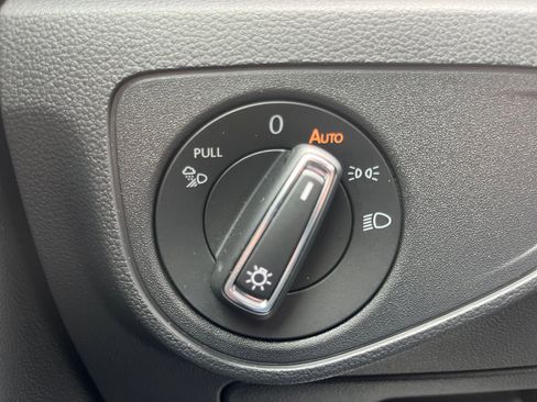 Used 2023 Volkswagen Atlas SE w/ Black Wheel Package image 22