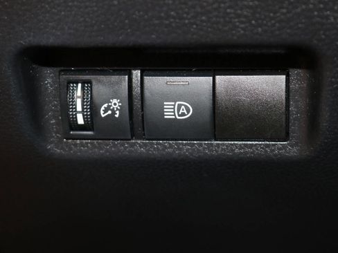 Used 2021 Toyota RAV4 LE image 57