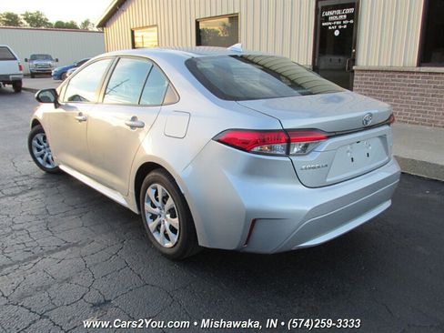 Used 2021 Toyota Corolla LE FWD image 5