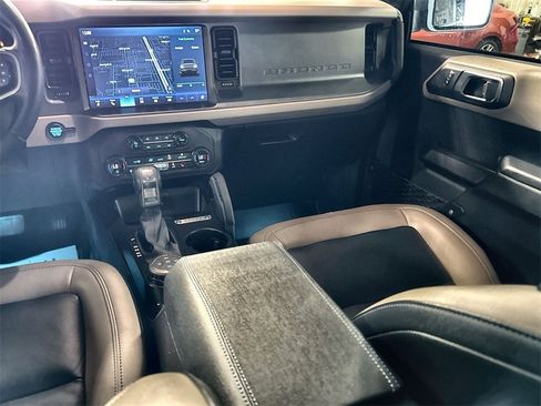 Used 2024 Ford Bronco Wildtrak image 27