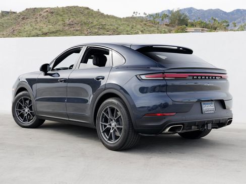 Certified 2025 Porsche Cayenne Coupe image 3