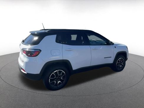 Used 2025 Jeep Compass Trailhawk image 15