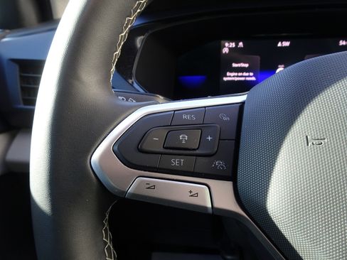 Used 2022 Volkswagen Taos SE w/ Panoramic Sunroof Package image 24