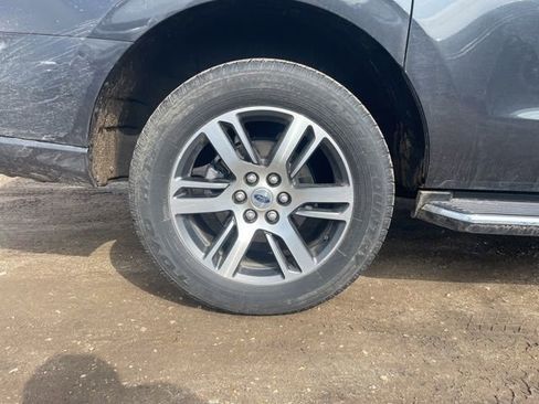 Used 2022 Ford Expedition Max Limited AWD/4WD image 9