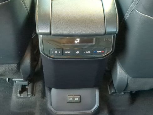 Used 2024 Toyota Highlander XLE image 29