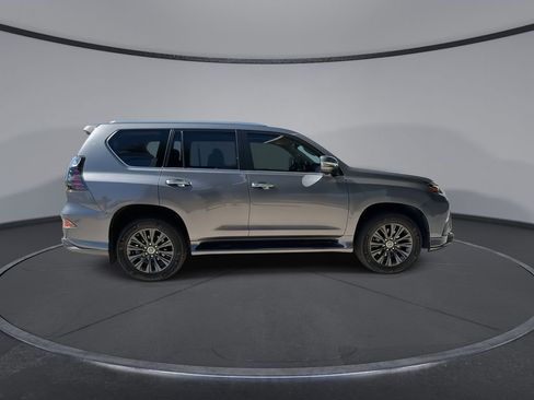Used 2023 Lexus GX 460 Luxury w/ Sport Design Package image 9