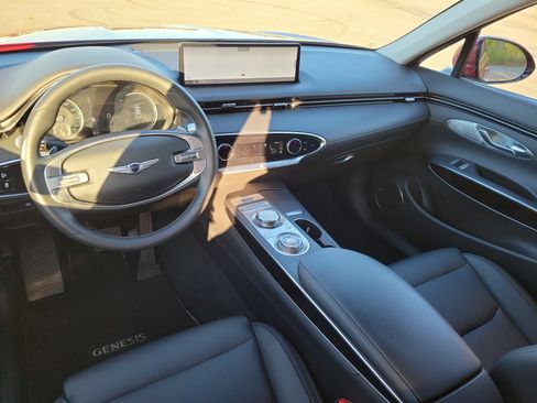 Used 2025 Genesis GV70 2.5T image 19