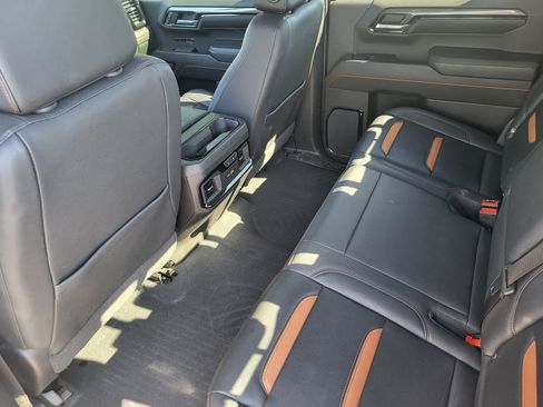 Used 2023 GMC Sierra 1500 AT4 w/ Technology Package AWD/4WD image 23