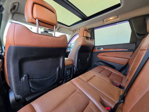 Used 2012 Jeep Grand Cherokee Overland image 13