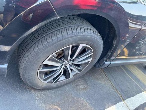 Used 2021 Toyota Venza LE w/ Carpet Mat Package (TMS) AWD/4WD image 4