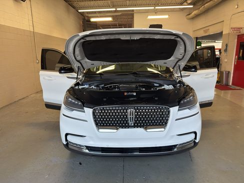 Used 2021 Lincoln Aviator Reserve w/ Equipment Group 201A AWD/4WD image 10