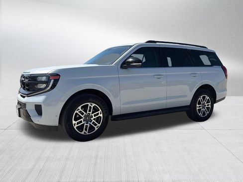 Used 2025 Ford Expedition Active RWD image 1