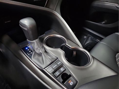 Certified 2022 Toyota Camry SE image 20
