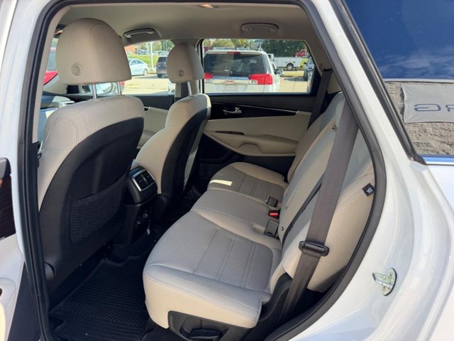 Used 2020 Kia Sorento LX FWD image 7