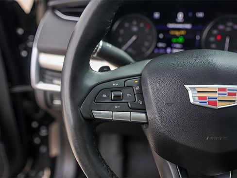 Used 2021 Cadillac XT4 Premium Luxury image 14