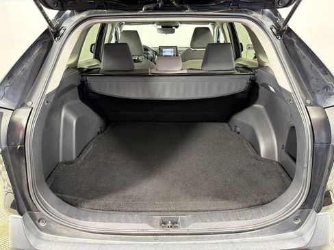 Used 2020 Toyota RAV4 XLE AWD/4WD image 18