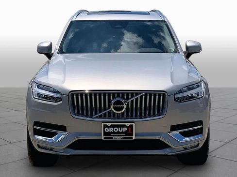 Used 2025 Volvo XC90 B5 Core AWD/4WD image 4