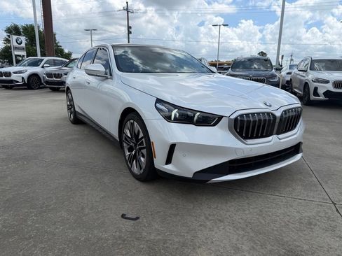 Certified 2026 BMW 540i xDrive w/ Executive Package AWD/4WD image 5