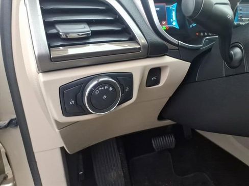 Used 2018 Ford Fusion SE w/ Equipment Group 602A image 17