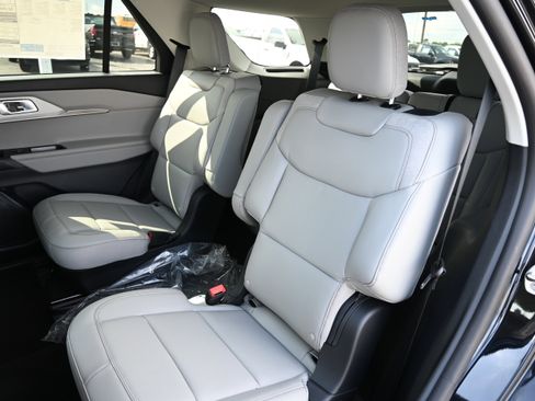 New 2026 Ford Explorer Active w/ Active Comfort Package RWD image 33
